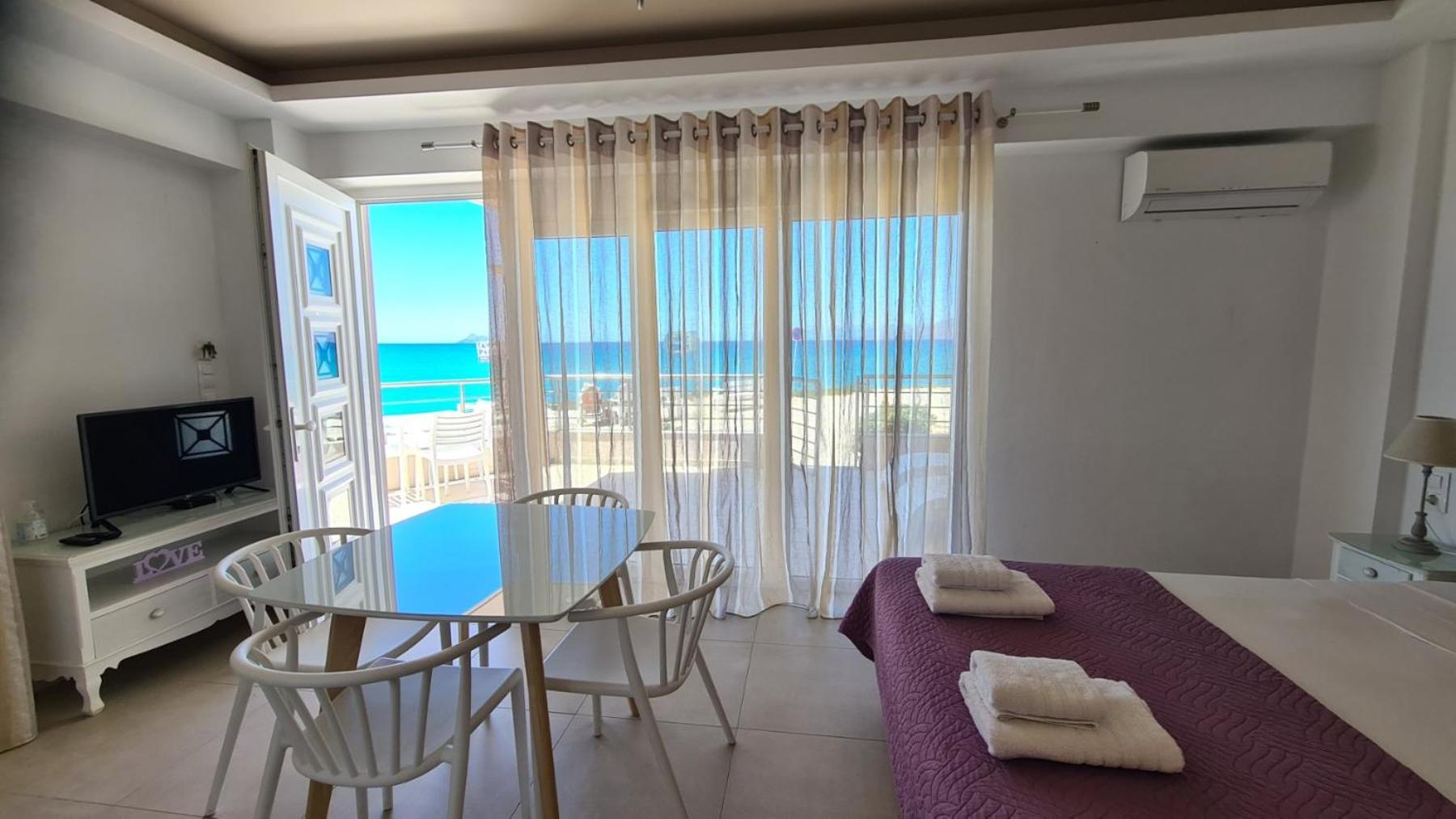 Bella Mare Luxury Apartments Kalamaki  Exterior photo